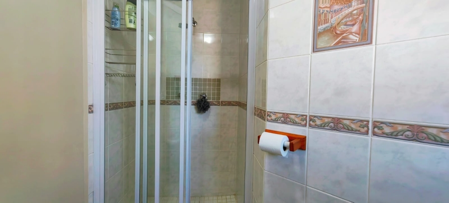 6 Bedroom Property for Sale in Mooivallei Park North West